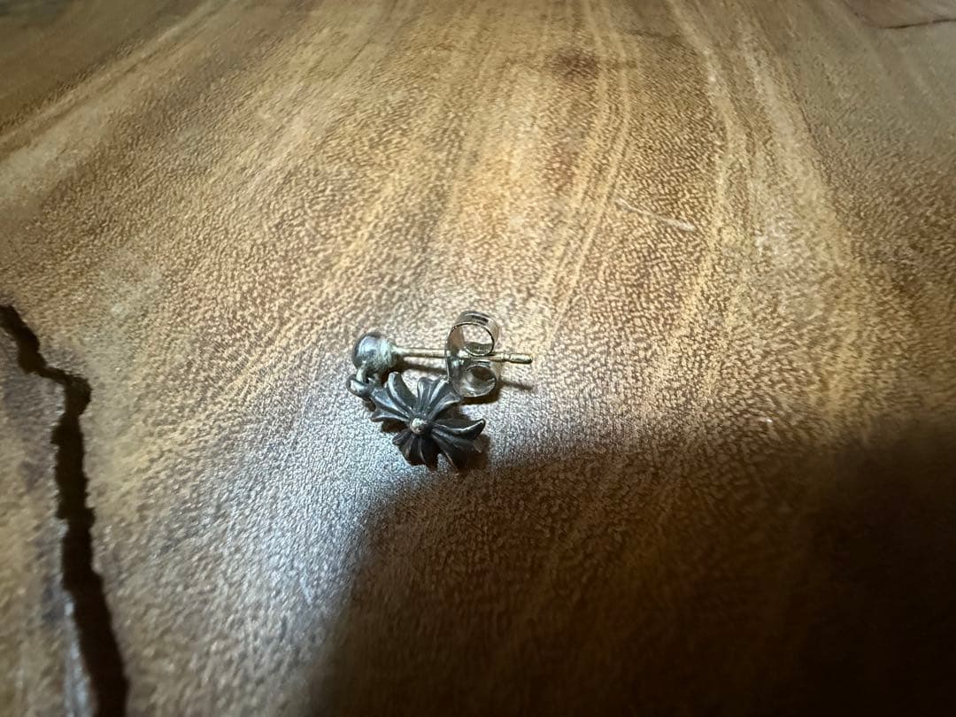 CHROME HEARTS タイニーE CHプラスドロップ シルバーピアス