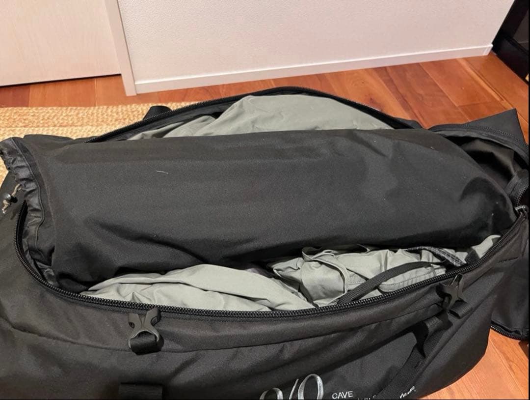 neru design works cave フロアシート付き