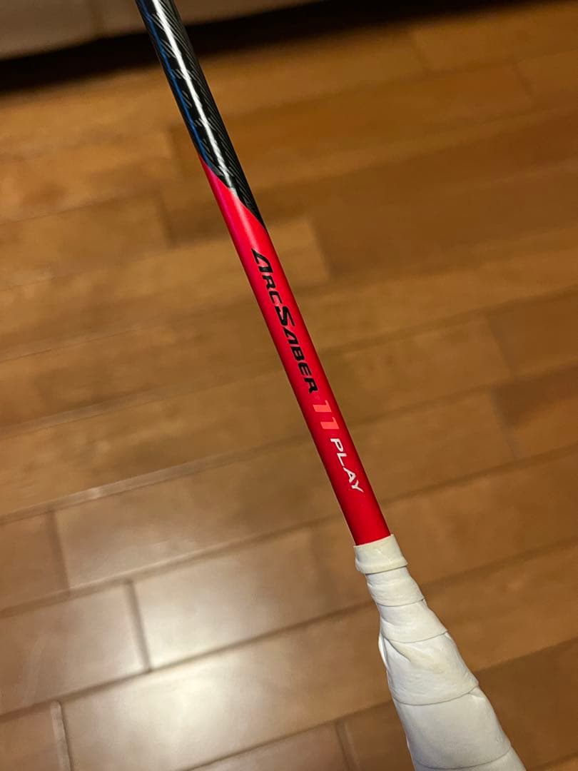 ARC SABER 11 PLAY バドミントンラケット(国内未発売品)