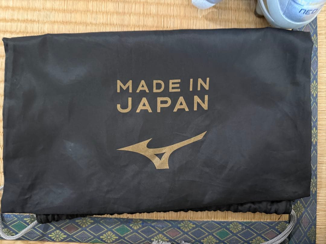 Mizuno モレリアネオ4シルバー