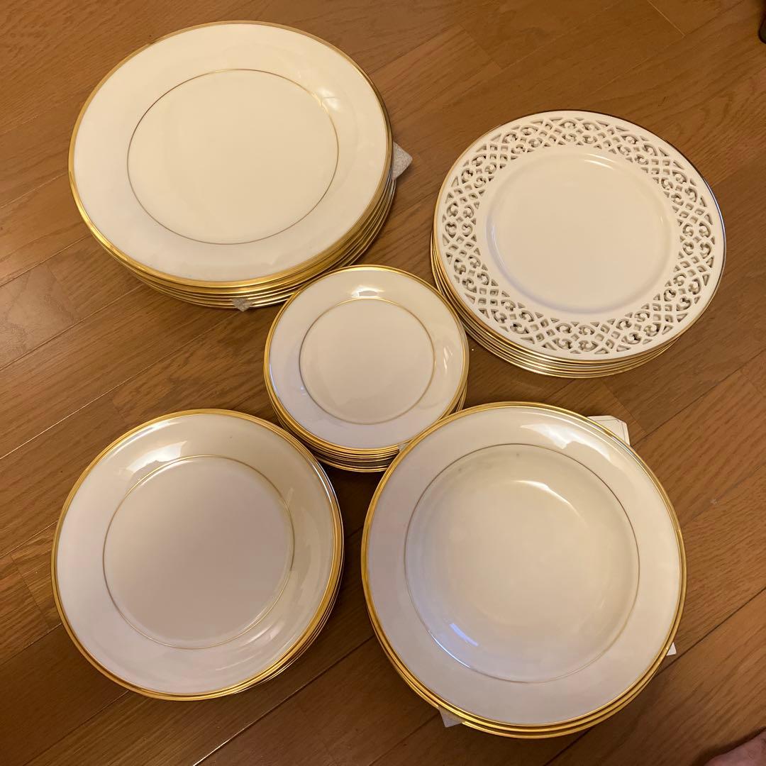 ハート【Made in USA】LENOX 食器　26枚と本
