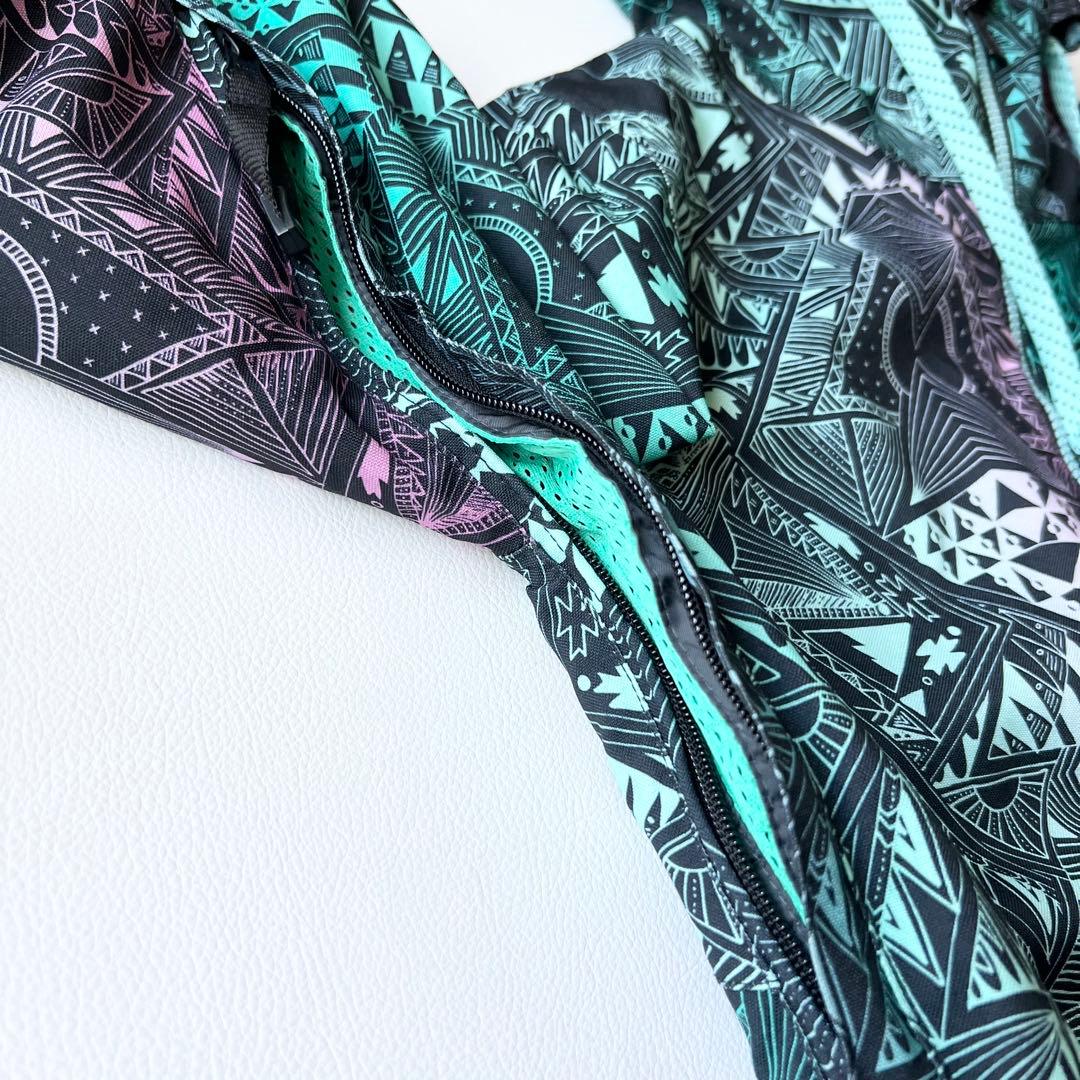 3281【美品】ボルコム　ジャケット 総柄 中綿入り スノボウェア レディース