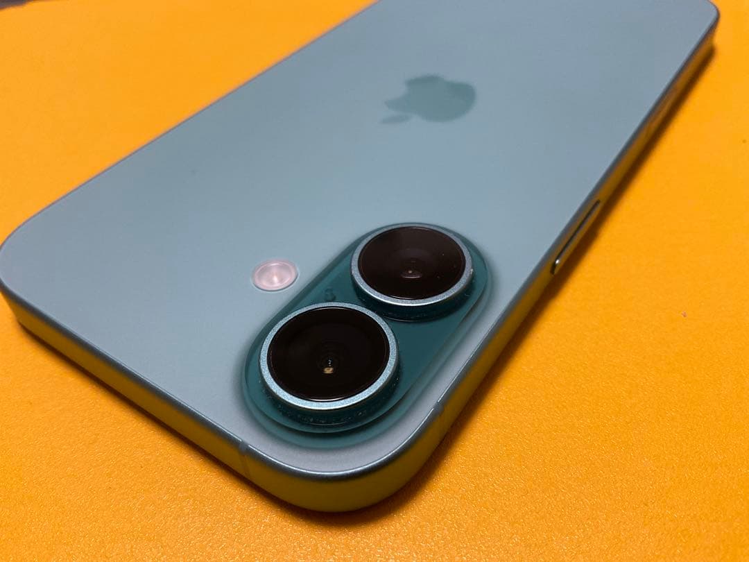 【美品】iPhone16 128GB SIMフリー ティール　新品フィルムつき