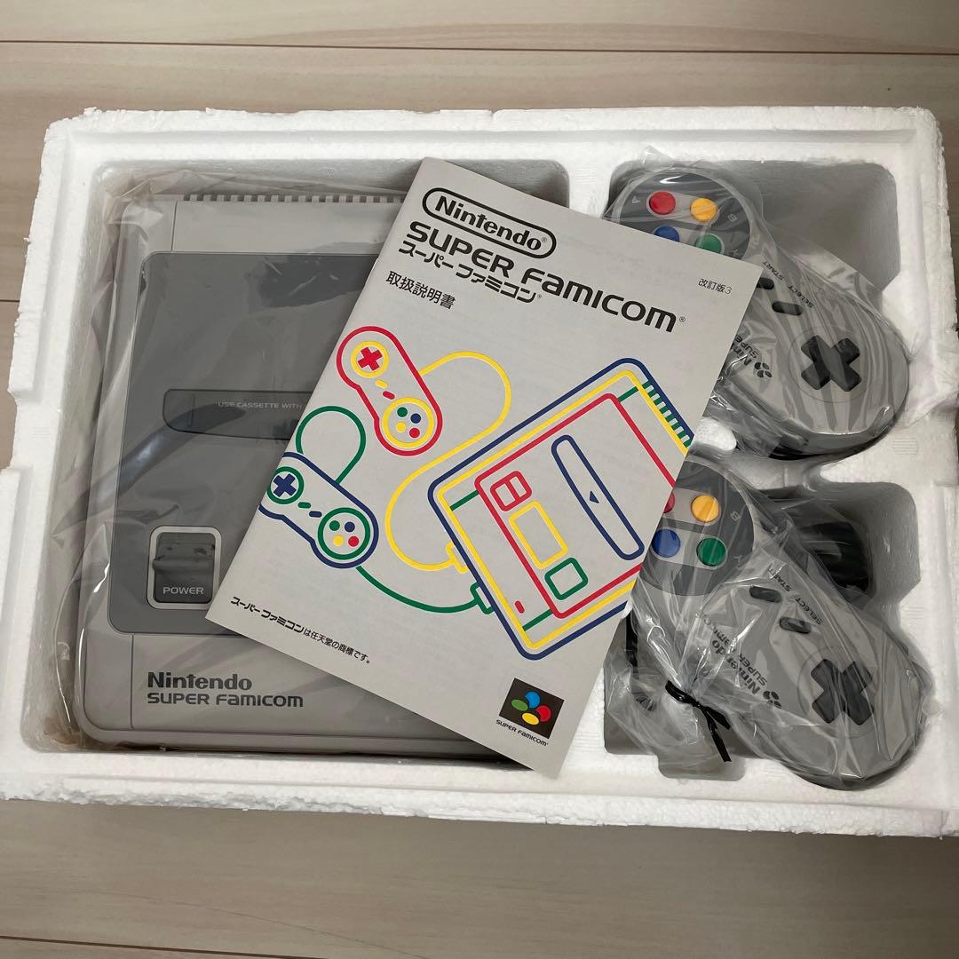 【Z47】初代スーパーファミコン本体　Nintendo 新品未使用品