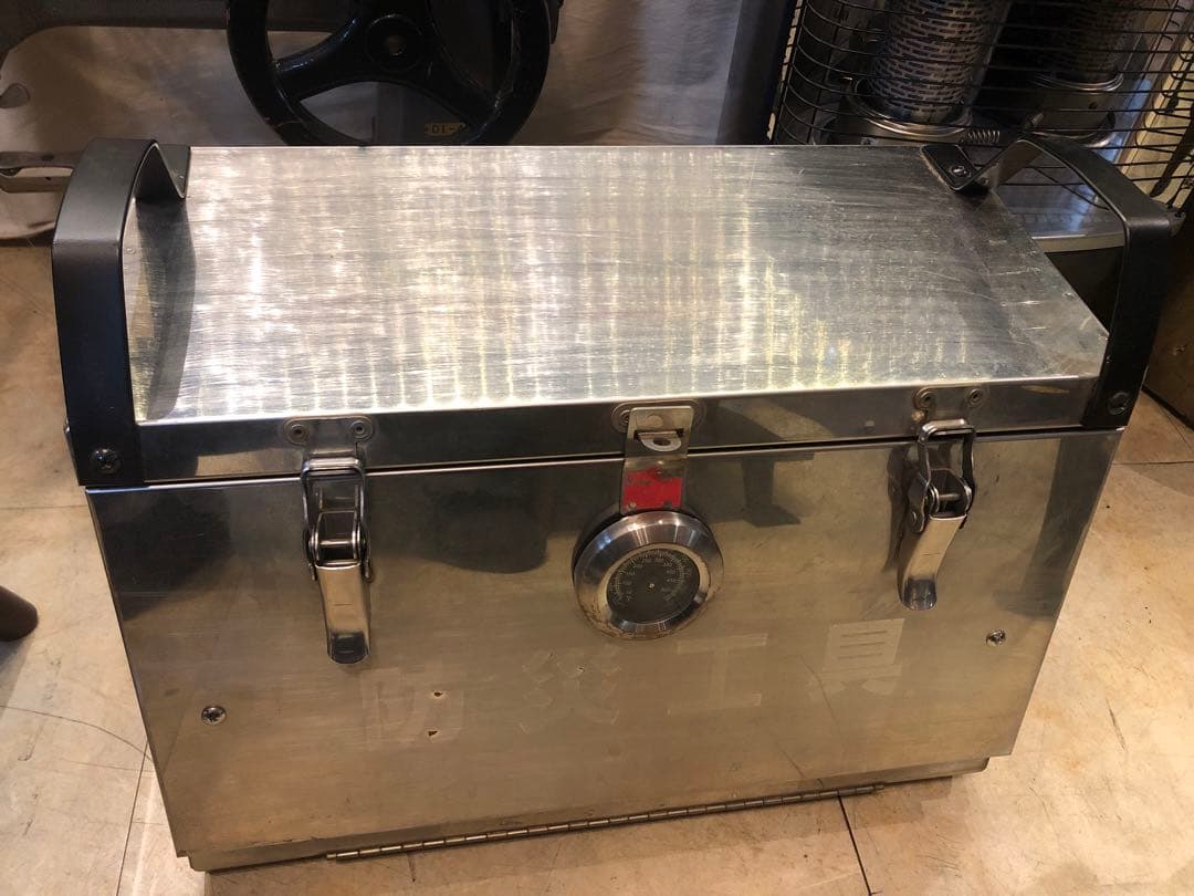 アウトドア　オーブン　燻製器　焼き芋