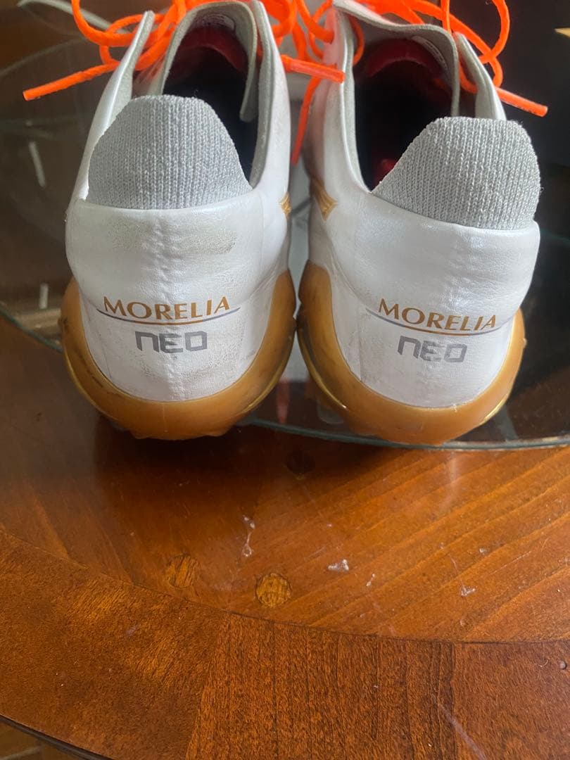 Mizuno Morelia Neo4 サッカーシューズ ホワイト/ゴールド