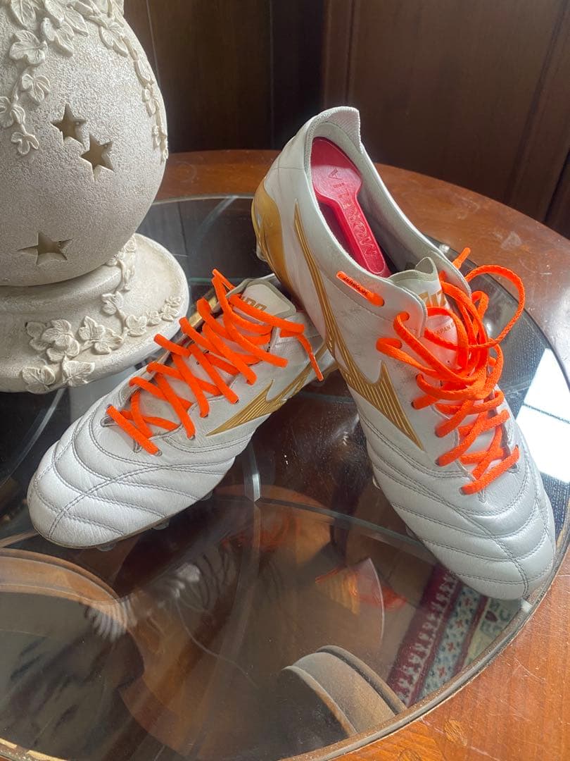 Mizuno Morelia Neo4 サッカーシューズ ホワイト/ゴールド