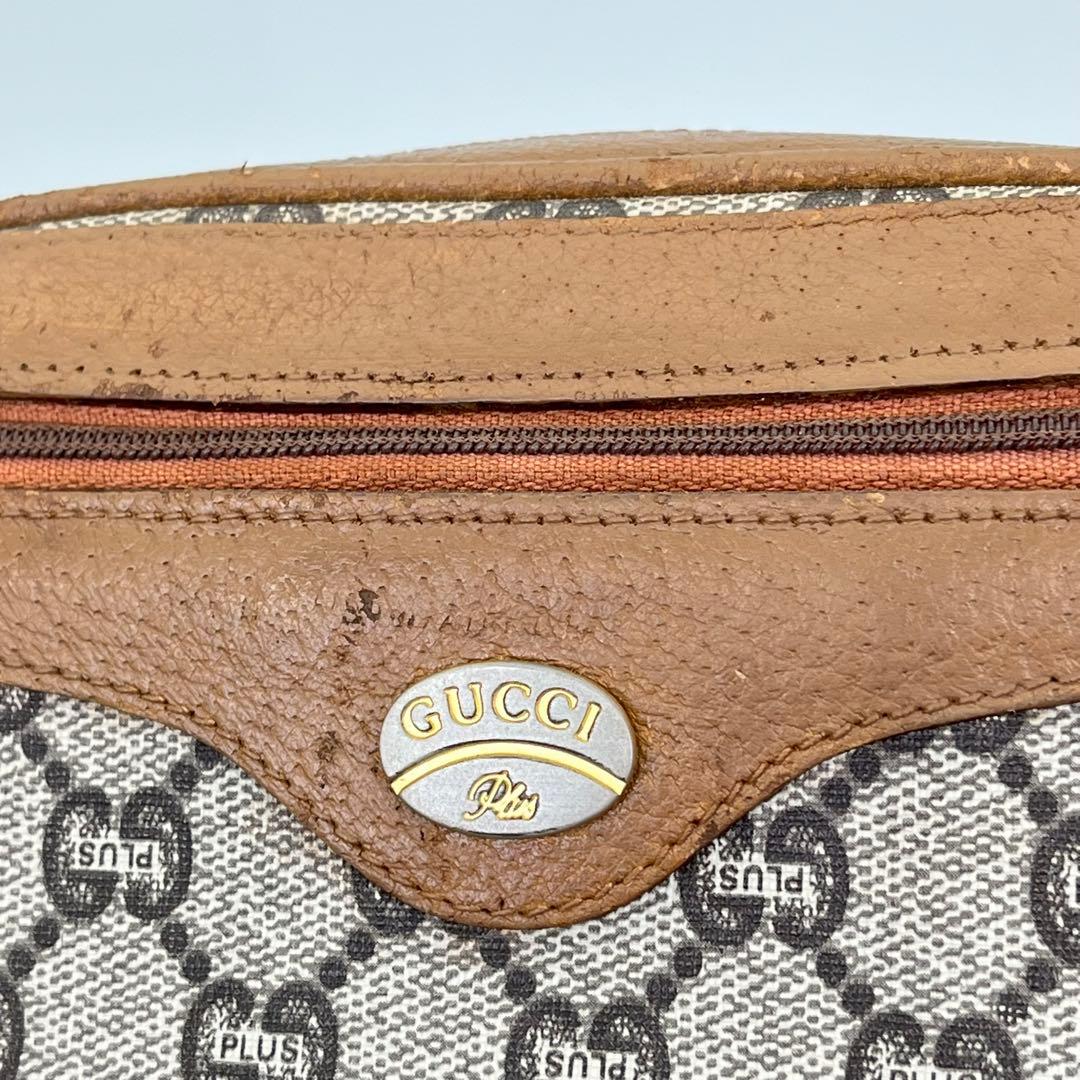 GUCCI ショルダーバッグ ポシェット 斜めがけ GGプラス ロゴ金具 PVC