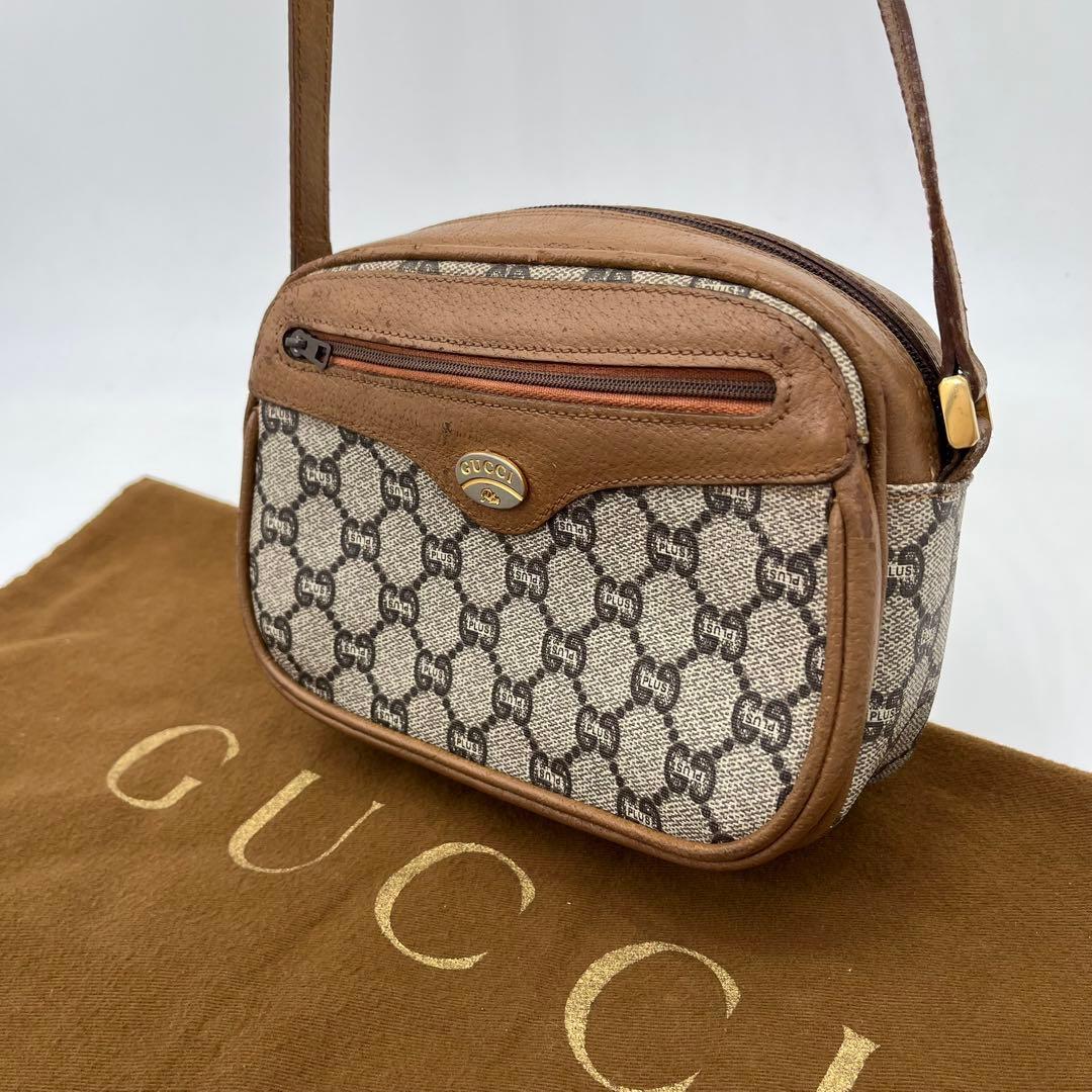 GUCCI ショルダーバッグ ポシェット 斜めがけ GGプラス ロゴ金具 PVC