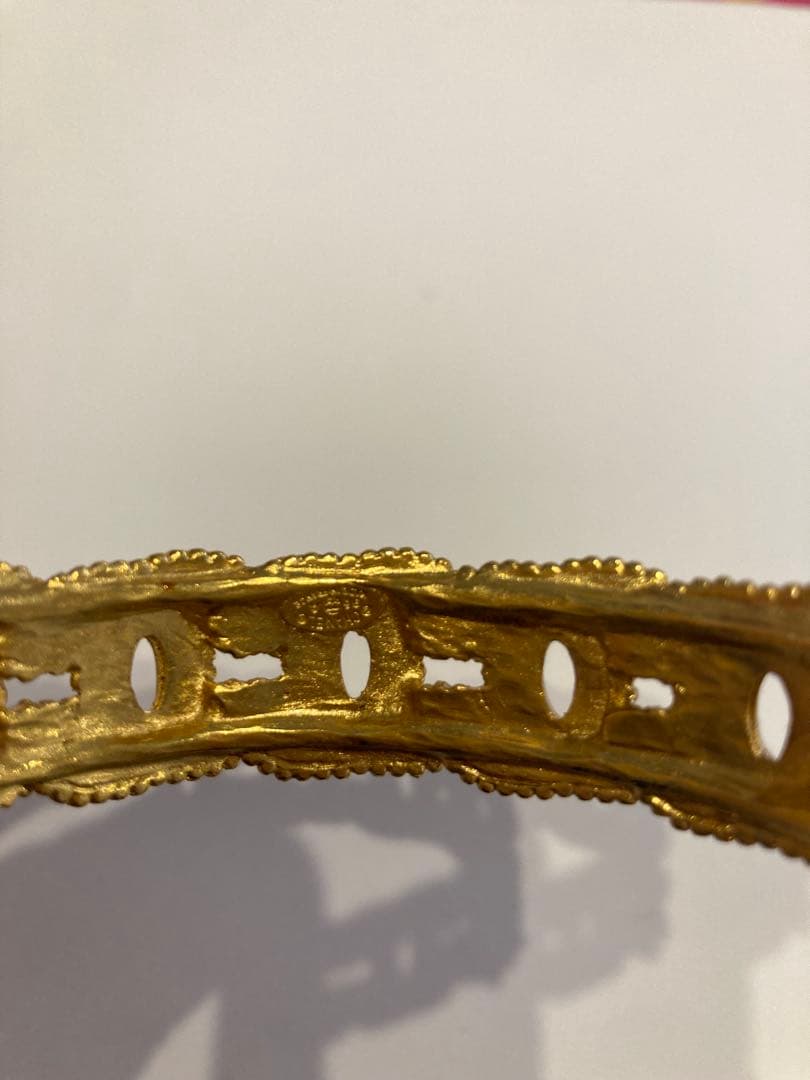 CHANEL ゴールド バングル