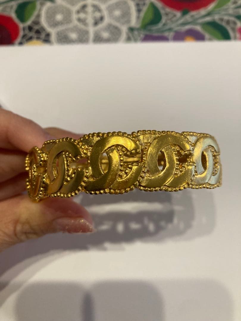 CHANEL ゴールド バングル