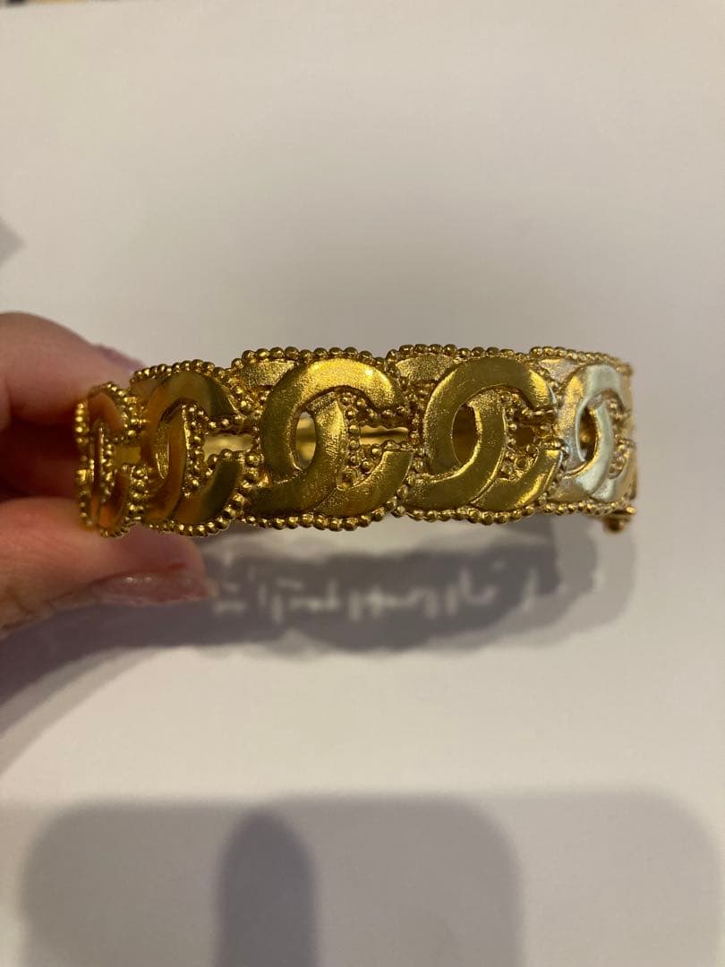 CHANEL ゴールド バングル