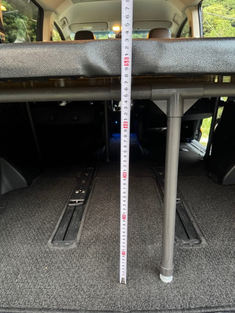 場所は大阪の石切です。直接引き取り限定。 デリカ　D5 車中泊ベッドキット。