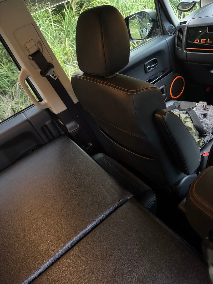 場所は大阪の石切です。直接引き取り限定。 デリカ　D5 車中泊ベッドキット。