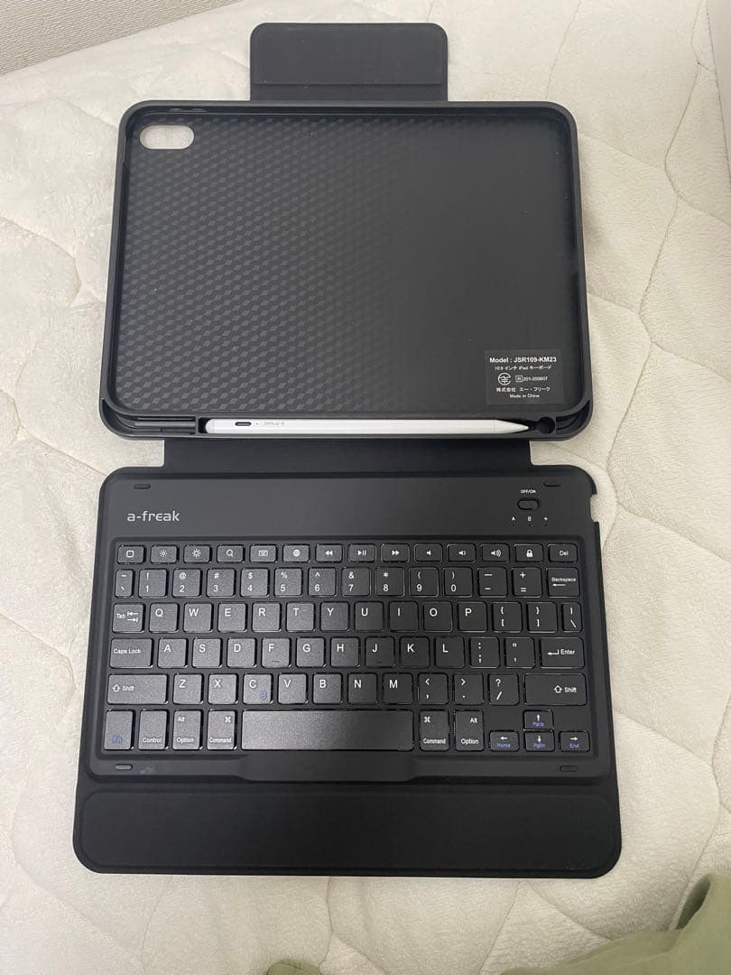 iPad 第10世代　ケース、ペン付き