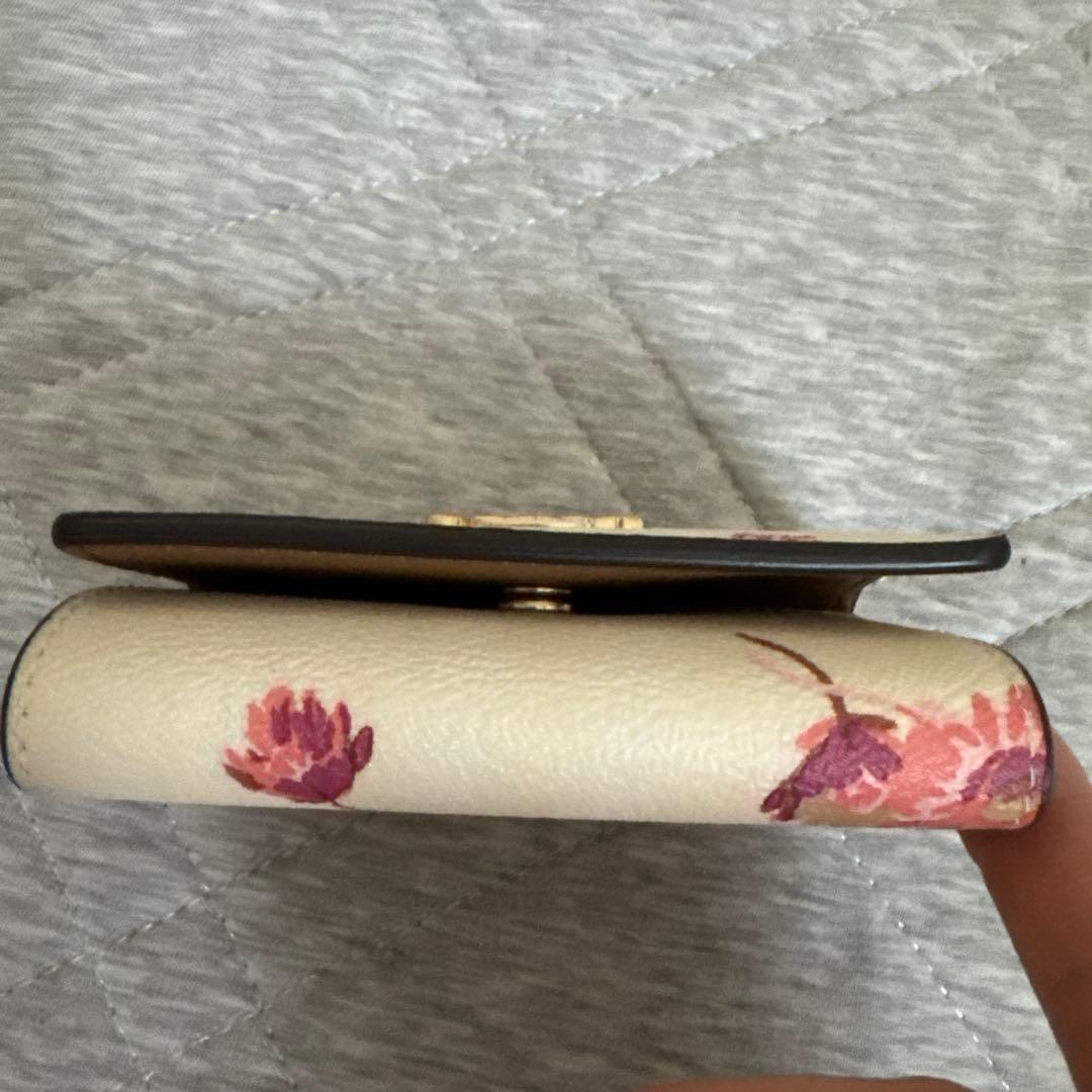 COACH 花柄キーケース