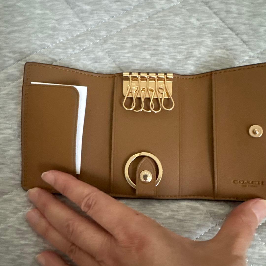 COACH 花柄キーケース