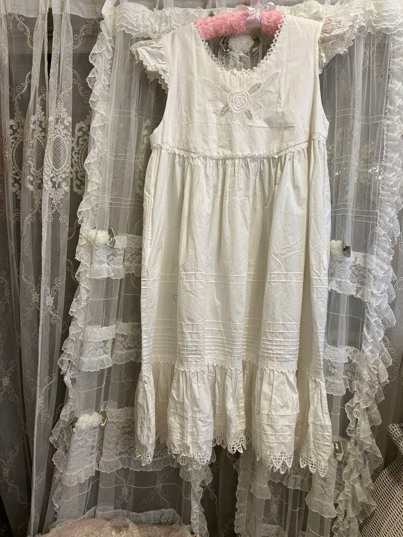 新品さえらアンリコ後ろリボン可愛いエプロン❤️おまけ薄ピンク系中古ポテチーノ割烹着