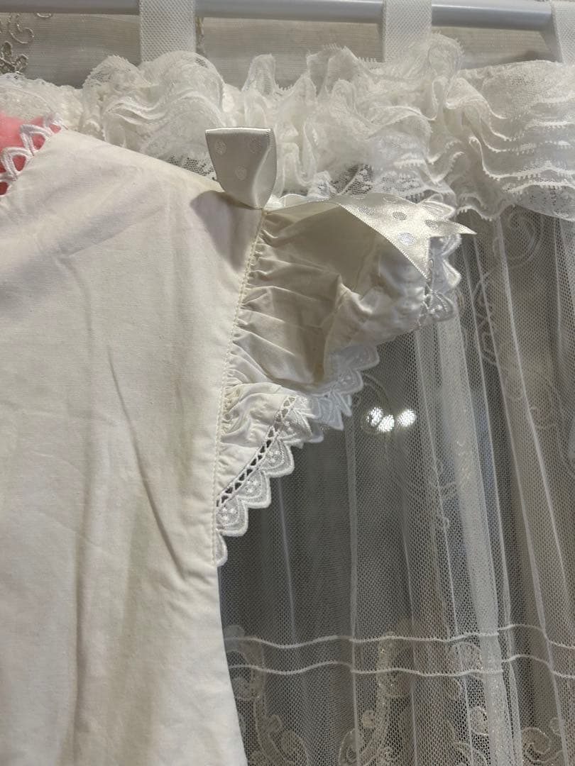 新品さえらアンリコ後ろリボン可愛いエプロン❤️おまけ薄ピンク系中古ポテチーノ割烹着