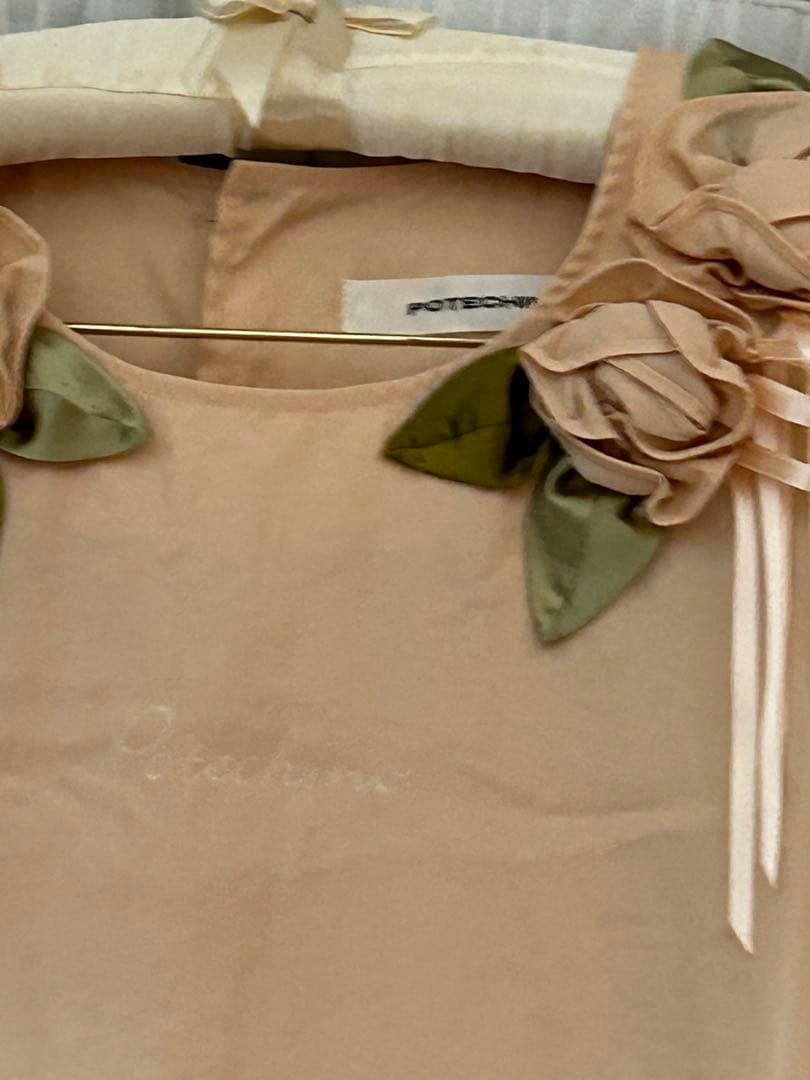 新品さえらアンリコ後ろリボン可愛いエプロン❤️おまけ薄ピンク系中古ポテチーノ割烹着