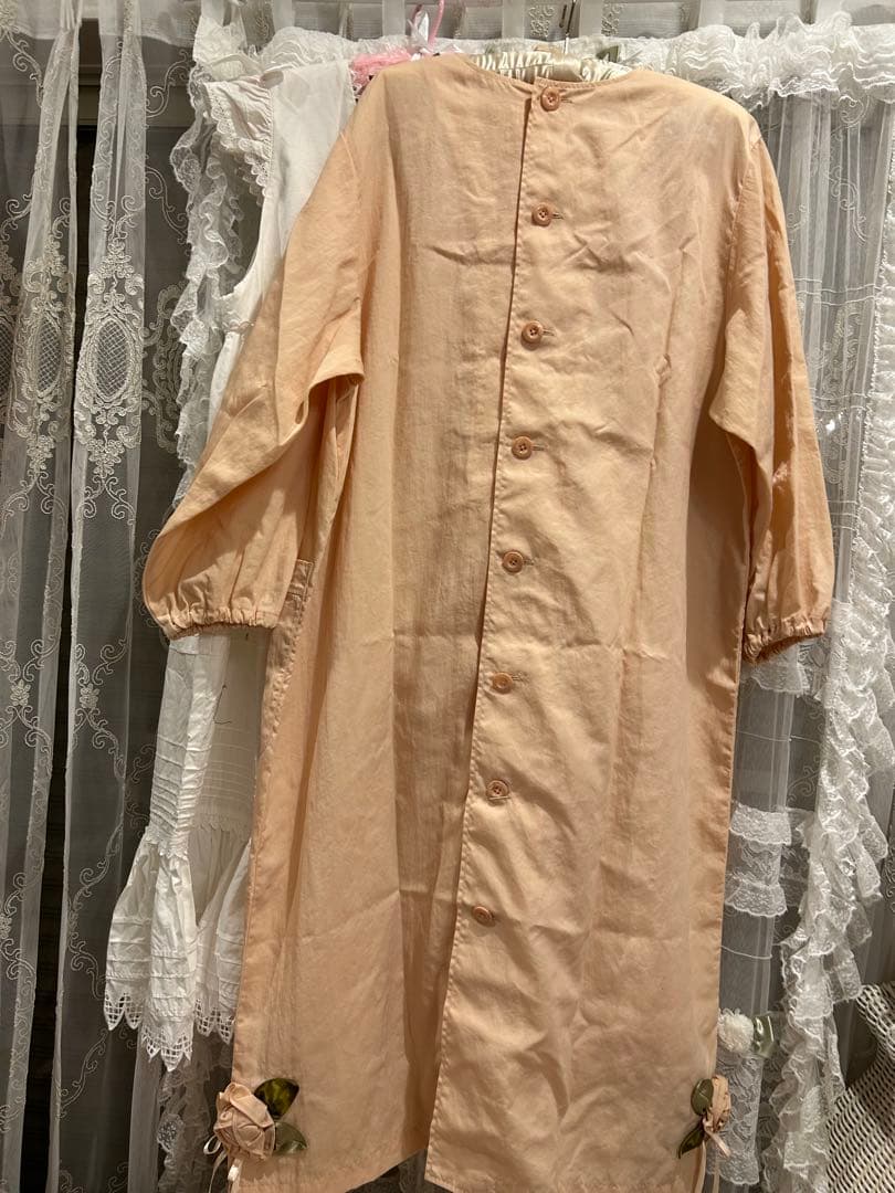 新品さえらアンリコ後ろリボン可愛いエプロン❤️おまけ薄ピンク系中古ポテチーノ割烹着