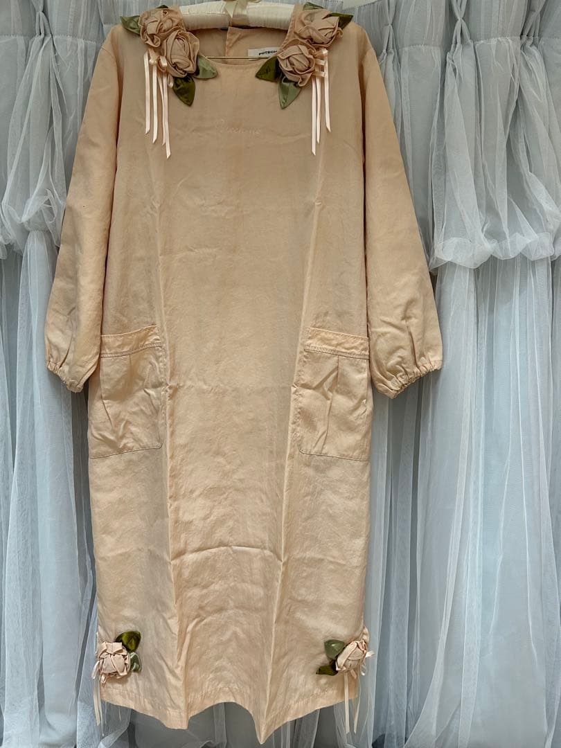 新品さえらアンリコ後ろリボン可愛いエプロン❤️おまけ薄ピンク系中古ポテチーノ割烹着