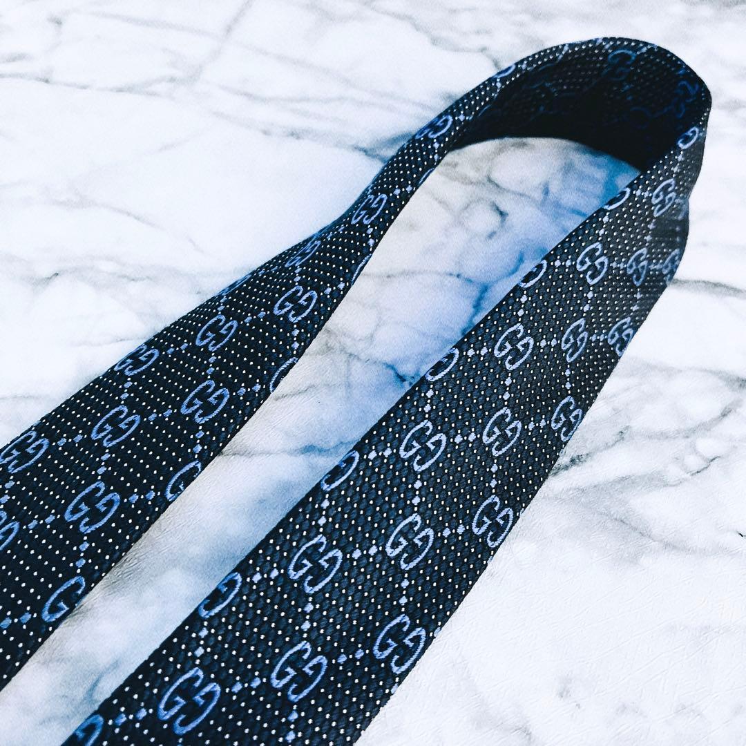 ✨美品✨汚れなし✨GUCCI ハッキリしたGG柄 濃いめのブルー　ネクタイ