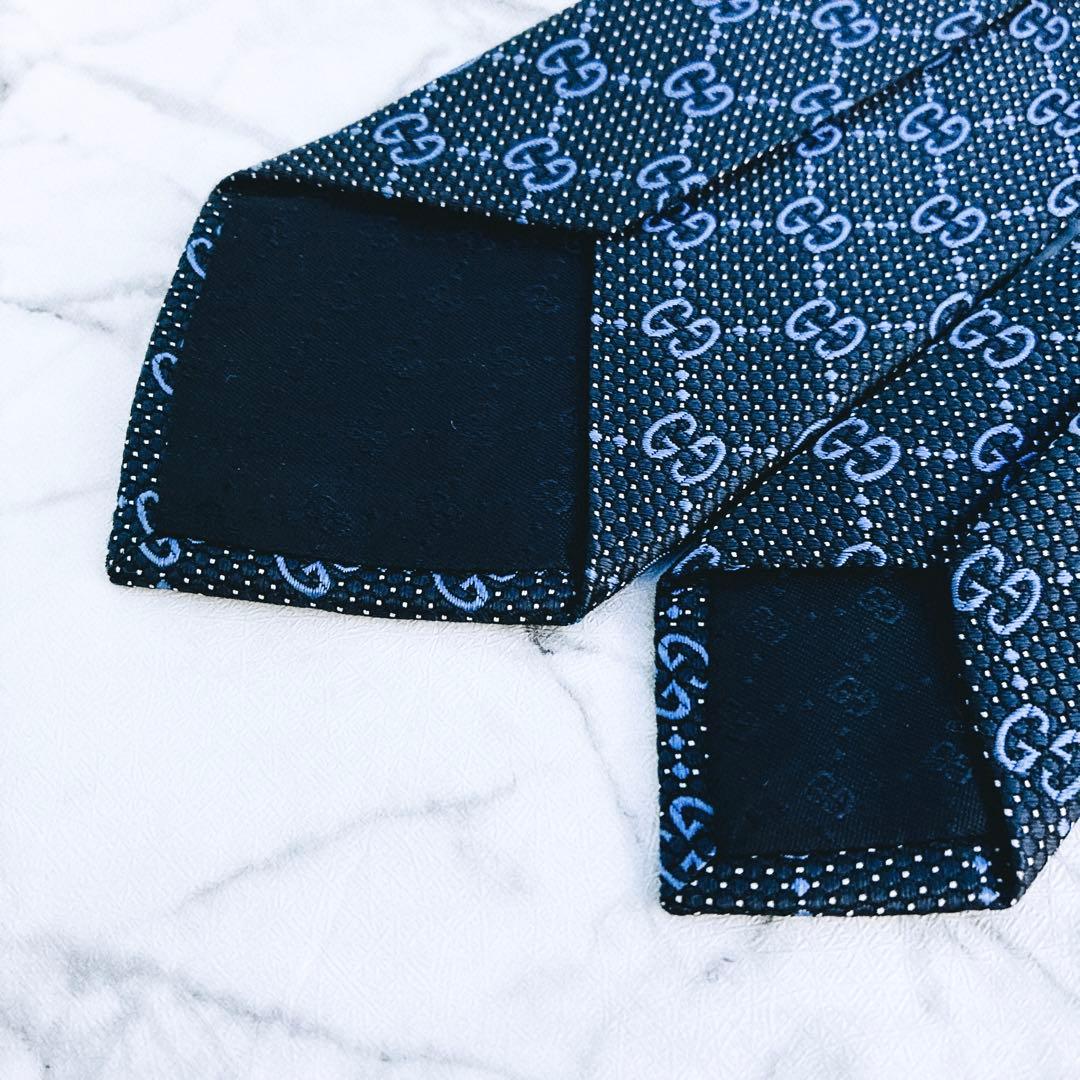 ✨美品✨汚れなし✨GUCCI ハッキリしたGG柄 濃いめのブルー　ネクタイ