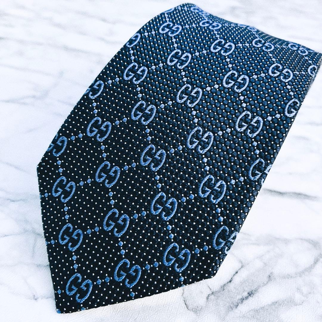 ✨美品✨汚れなし✨GUCCI ハッキリしたGG柄 濃いめのブルー　ネクタイ