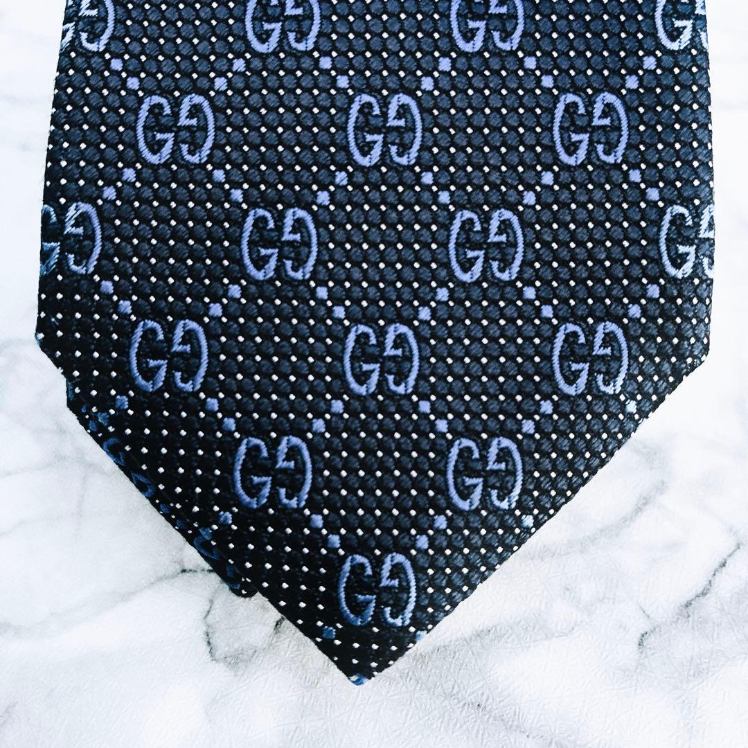 ✨美品✨汚れなし✨GUCCI ハッキリしたGG柄 濃いめのブルー　ネクタイ