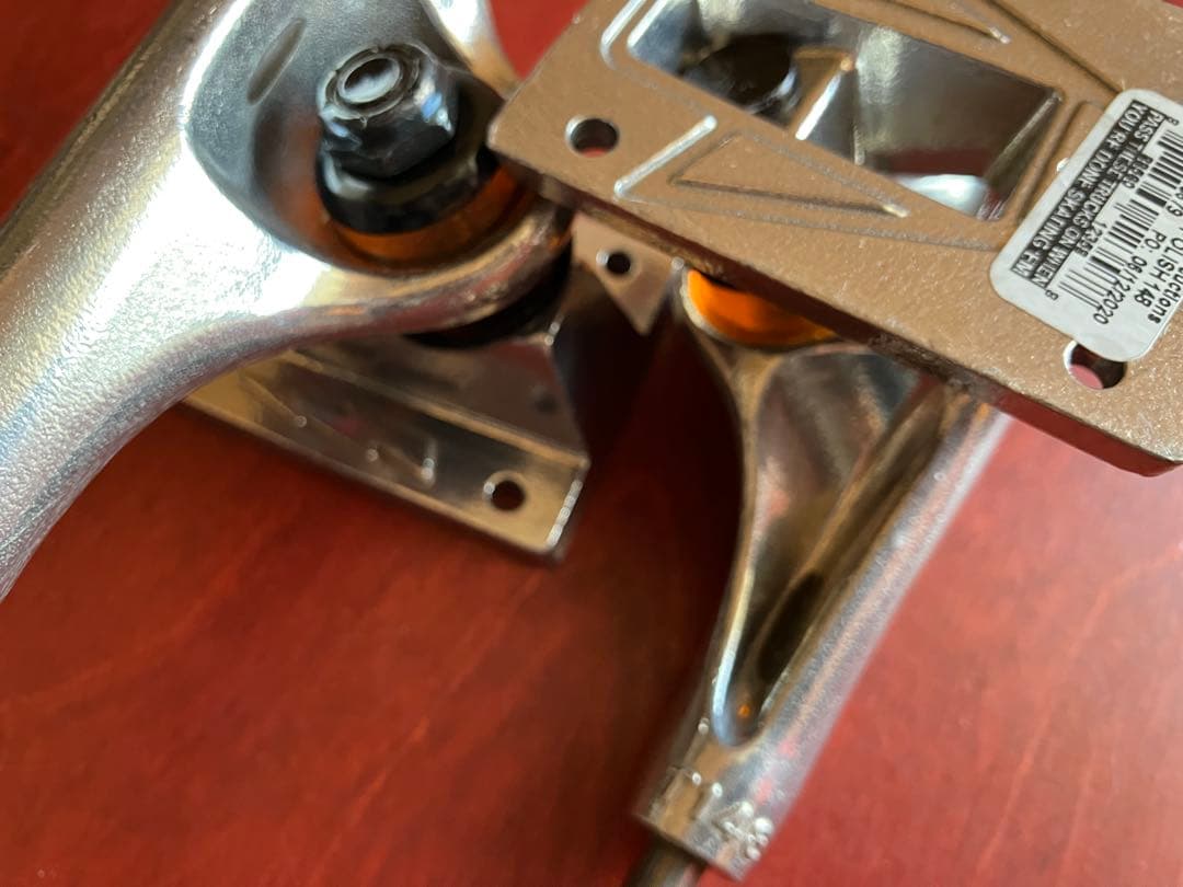 送料込 新品未使用THUNDER TRUCKS 148 HI 正規品本物です