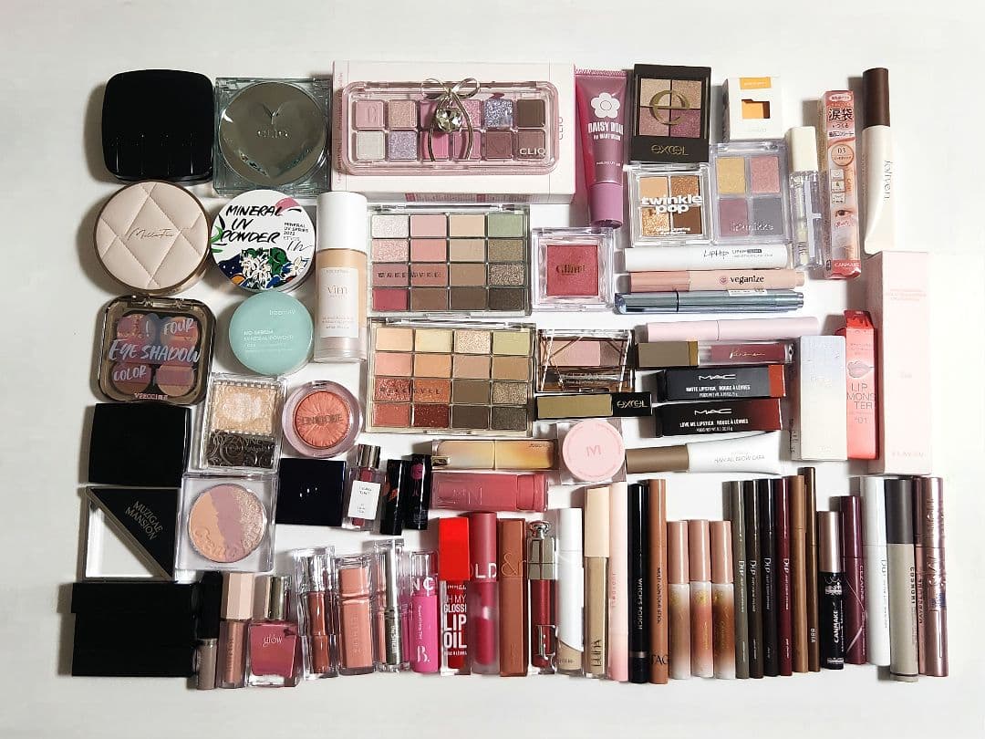 【美品】アイシャドウ、マスカラ、アイライナー コスメまとめ売り 77個