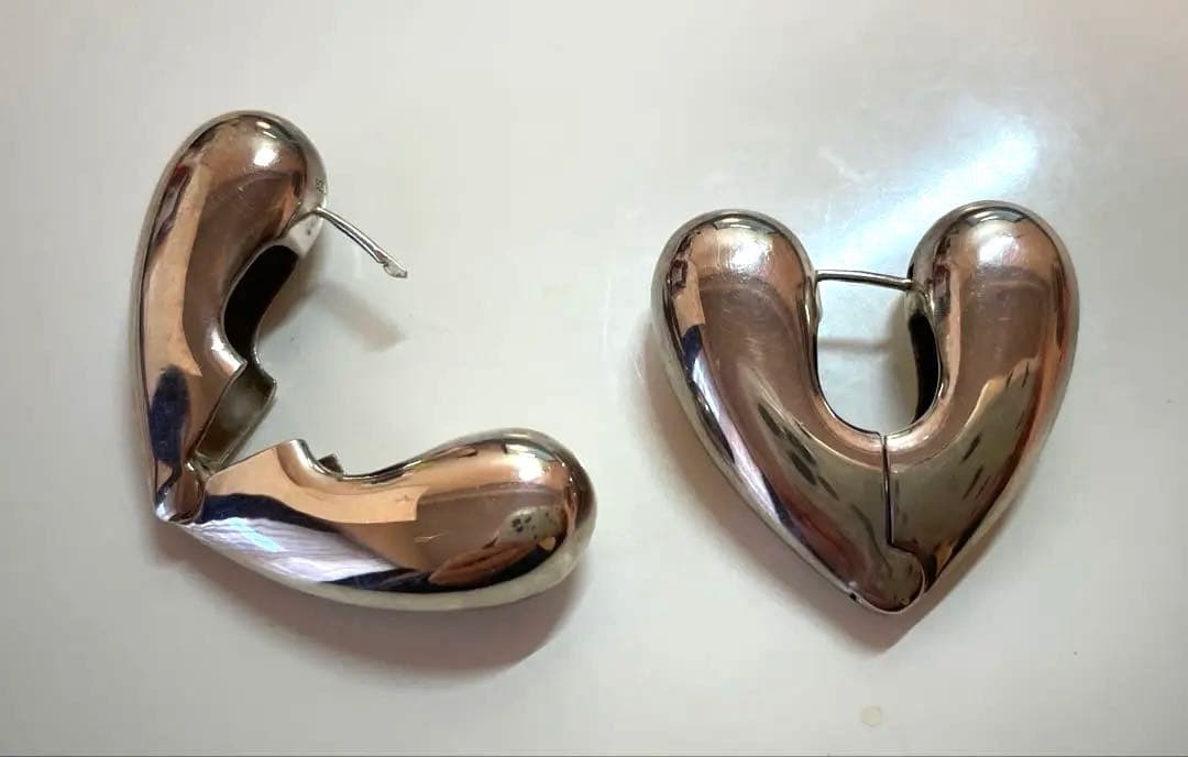 ANNIKA INEZ ハートシェイプピアス