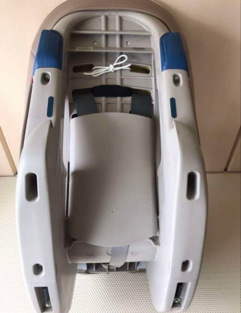 combi チャイルドシート ヘーゼルナッツ