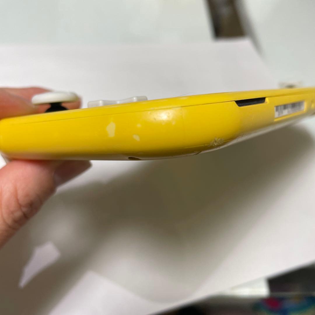 Switchライト　イエロー　本体