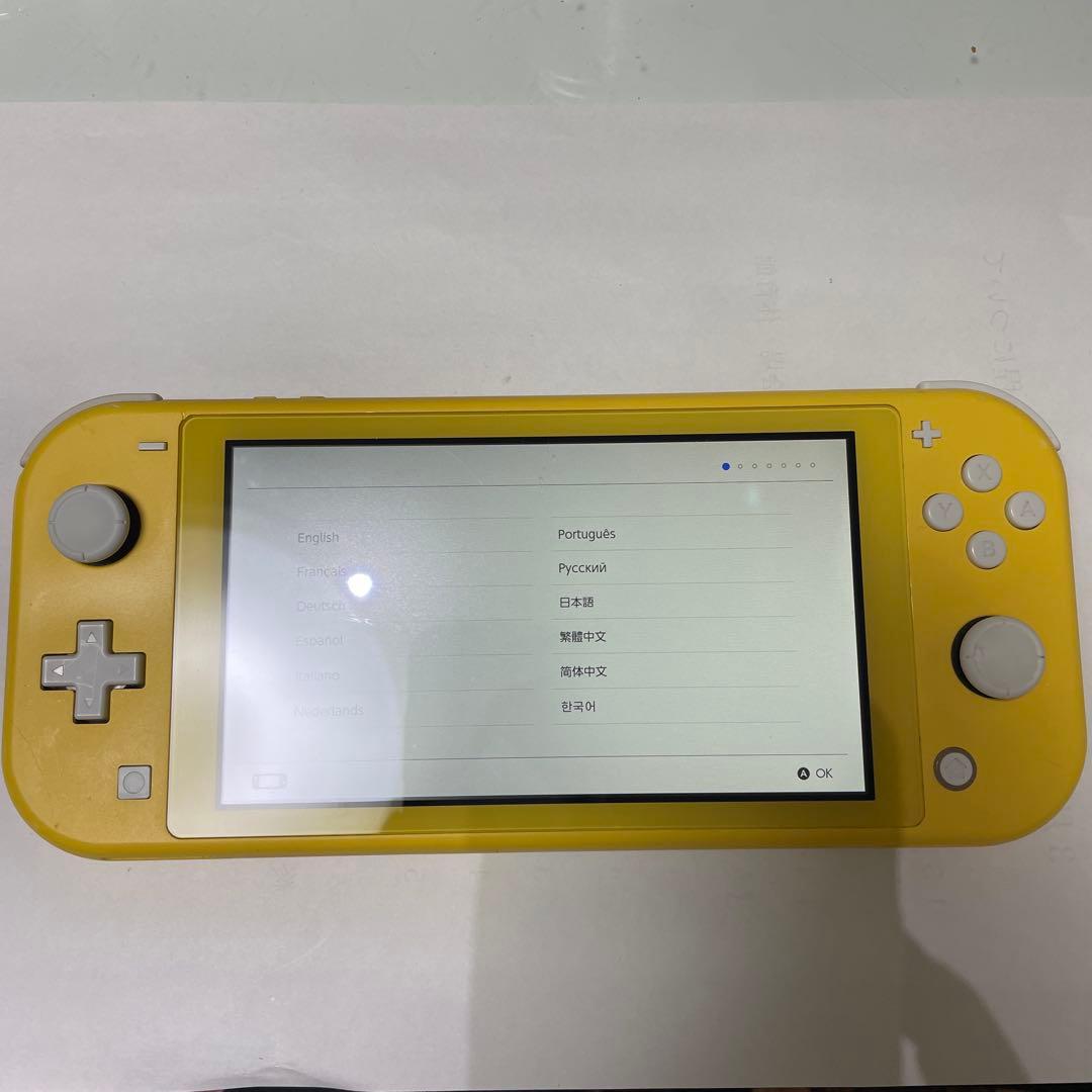 Switchライト　イエロー　本体