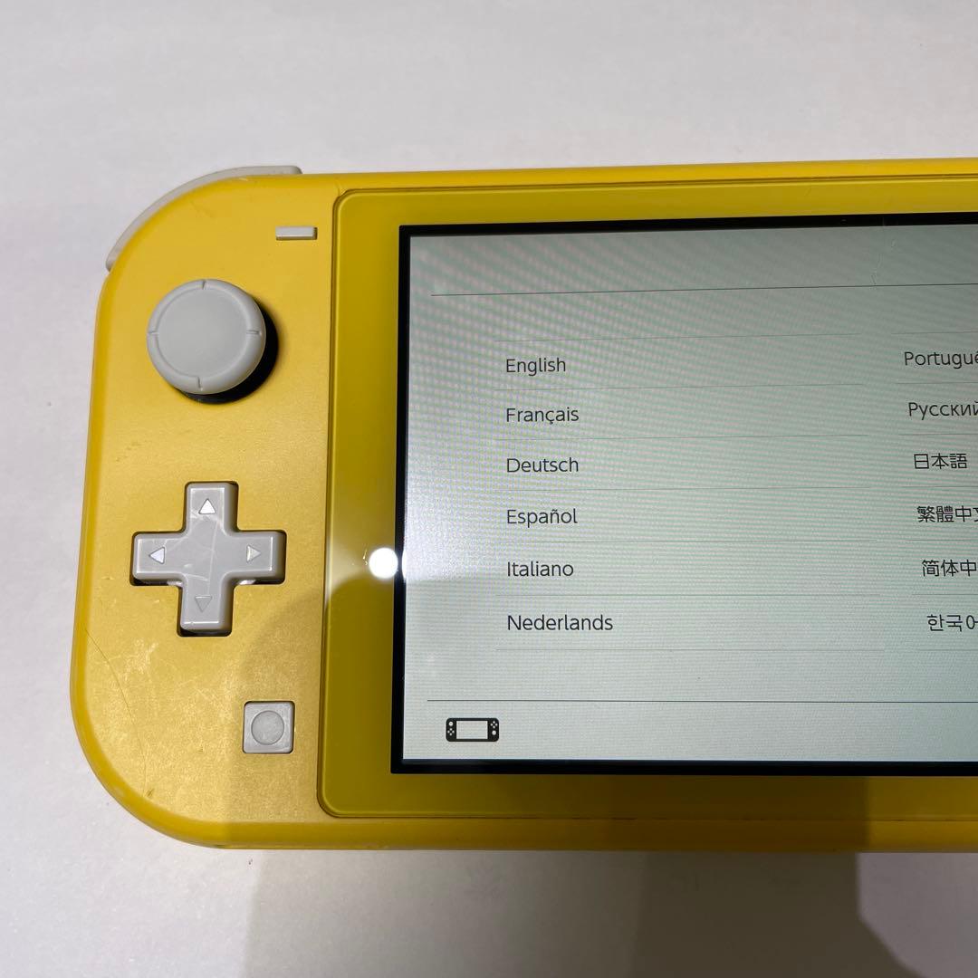 Switchライト　イエロー　本体