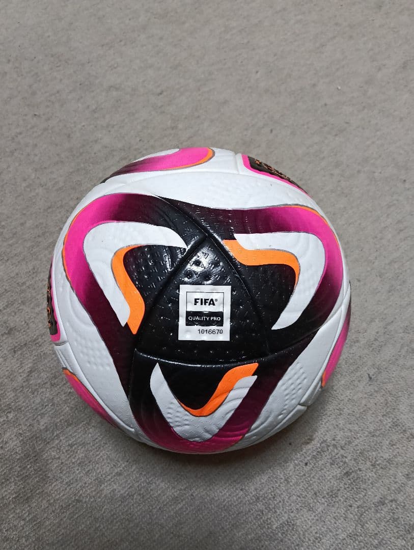 年末ちょっと値下げ　CONEXT24 PRO サッカーボール 公式試合球 中古