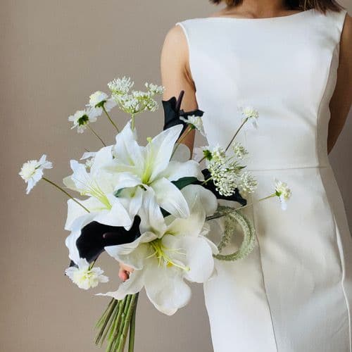 ブーケ│カサブランカと胡蝶蘭の大人の和洋/ウェディングブーケ|造花ブーケ|前撮り