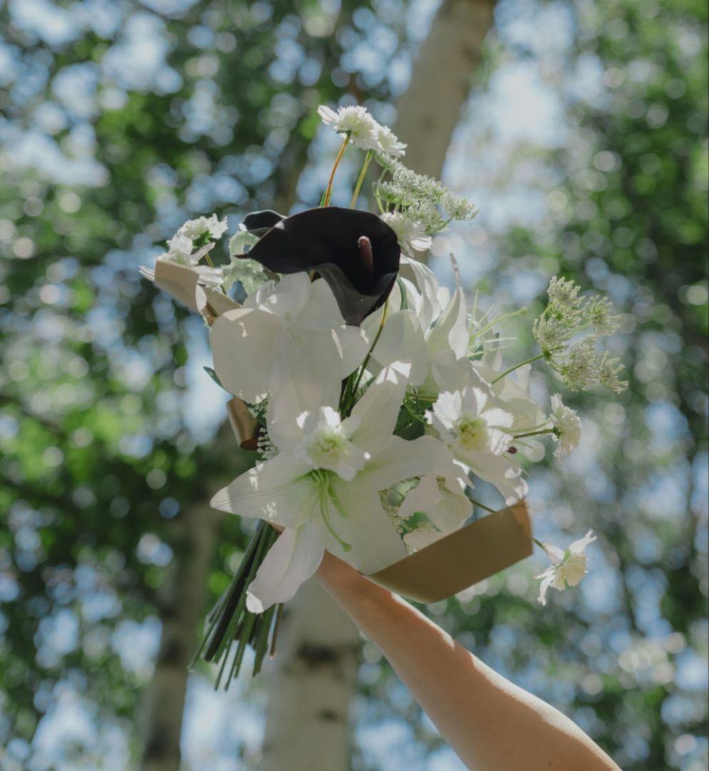 ブーケ│カサブランカと胡蝶蘭の大人の和洋/ウェディングブーケ|造花ブーケ|前撮り