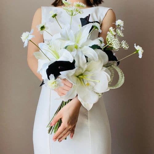ブーケ│カサブランカと胡蝶蘭の大人の和洋/ウェディングブーケ|造花ブーケ|前撮り