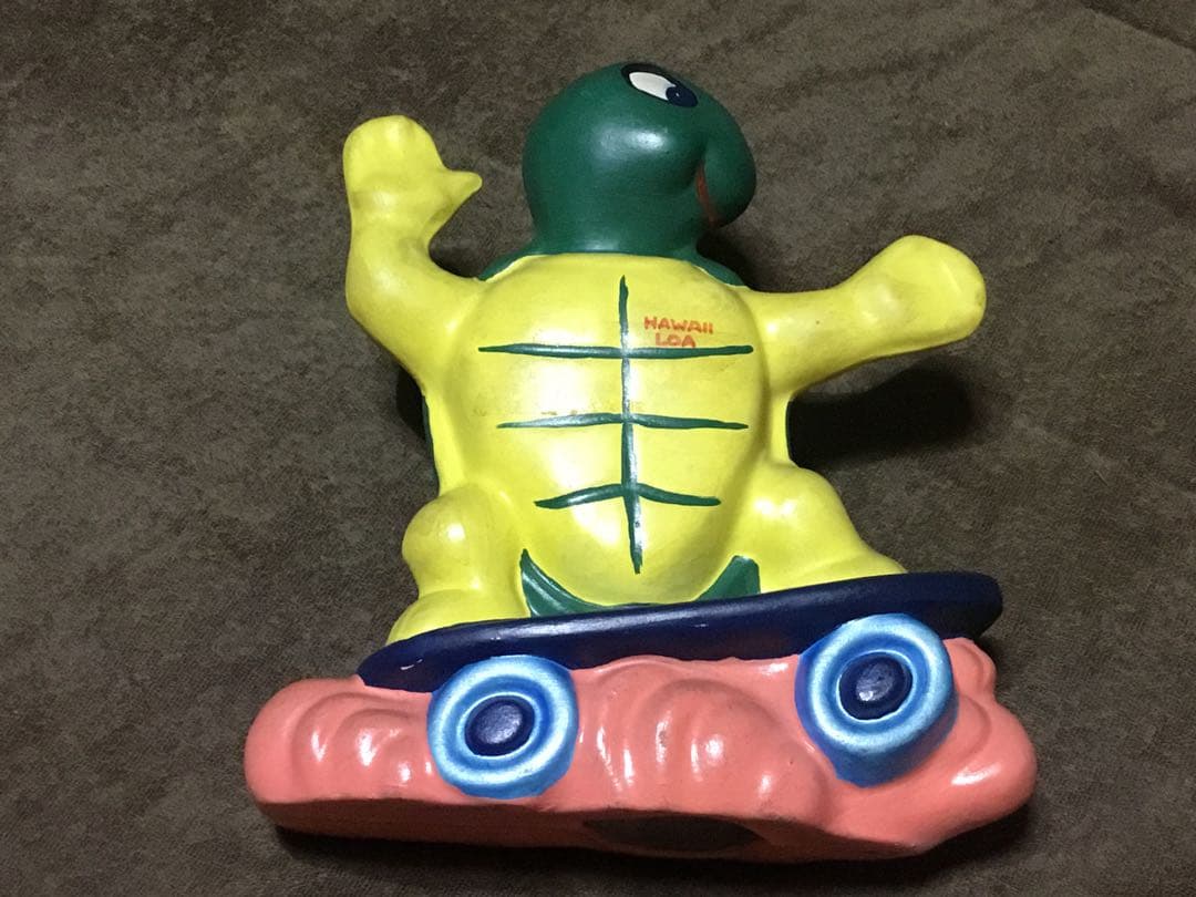 ビンテージ　~70's スケートボードを楽しむカメ の置物　約20cm