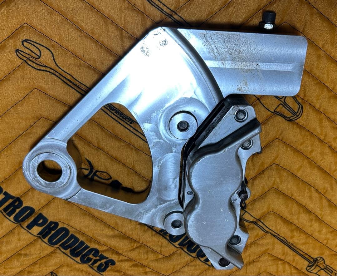 パフォーマンスマシン リア ブレーキ キャリパー ソフテイル エボ