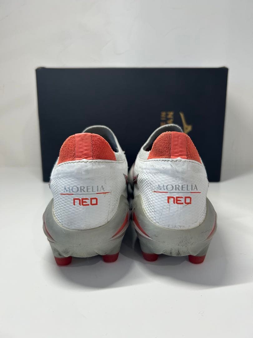 MIZUNO モレリアネオ4β 限定CHARGE PACK 26.0cm