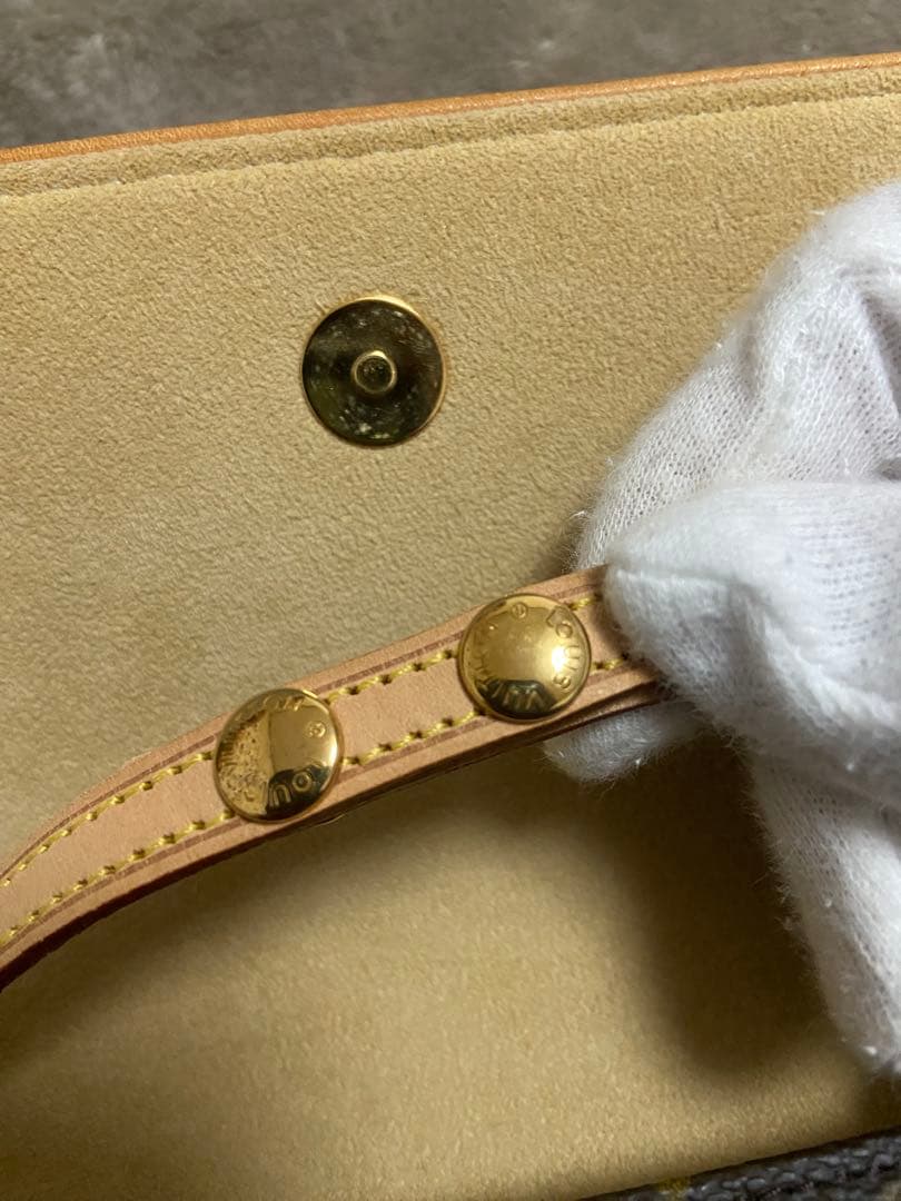 ルイヴィトン ポシェット Louis Vuitton