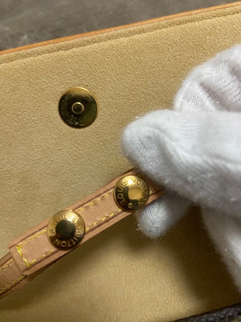 ルイヴィトン ポシェット Louis Vuitton