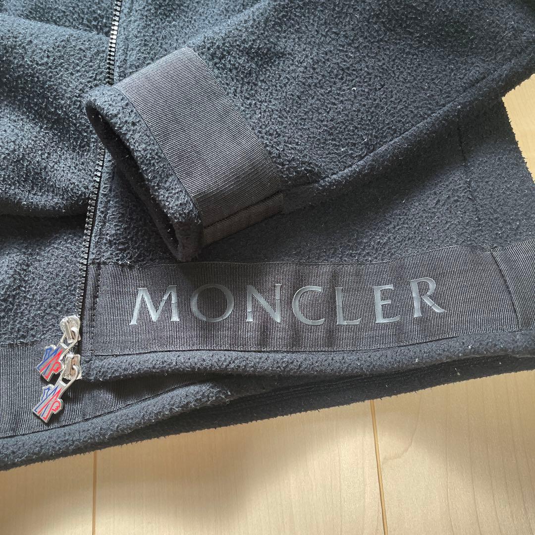 MONCLER(モンクレール)ネイビー パーカー