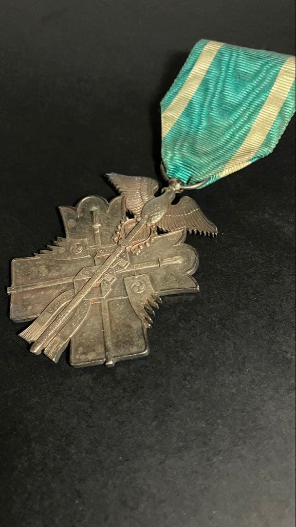 【旧日本軍実物】功七級金鵄勲章／当時物・帯付き・美品・希少品