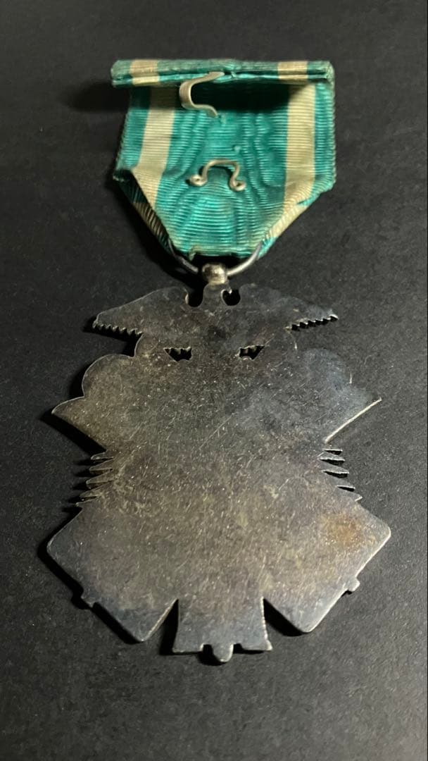 【旧日本軍実物】功七級金鵄勲章／当時物・帯付き・美品・希少品