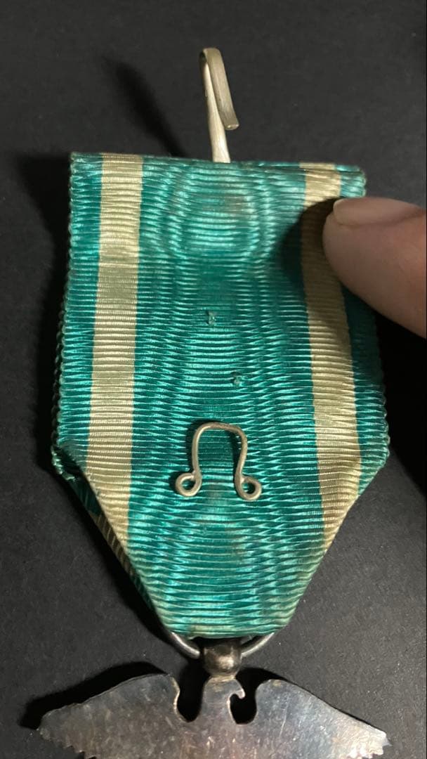 【旧日本軍実物】功七級金鵄勲章／当時物・帯付き・美品・希少品